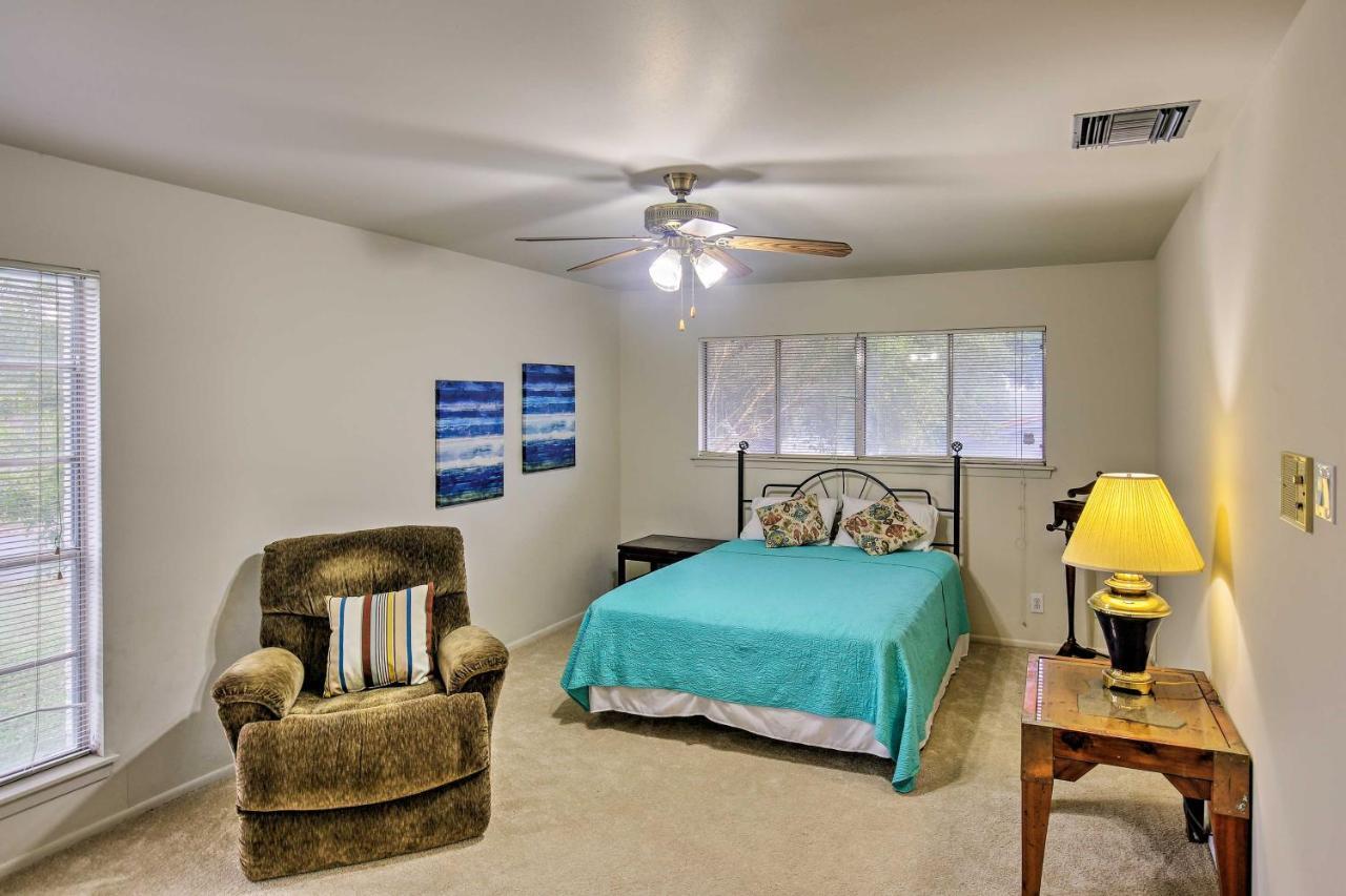 Charming San Antonio Abode About 10 Mi To River Walk! ภายนอก รูปภาพ