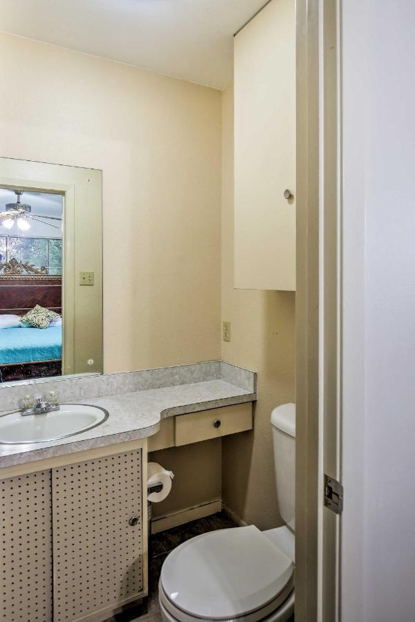 Charming San Antonio Abode About 10 Mi To River Walk! ภายนอก รูปภาพ